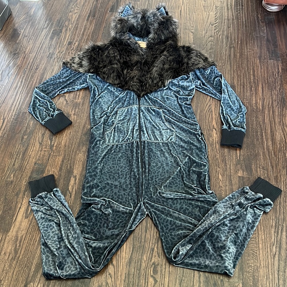 SpiritHoods Black Panther Velvet Hooded Onesie - Picture 3 of 5